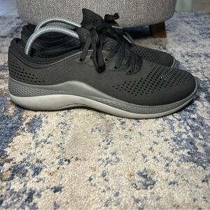 Crocs LiteRide 360 Pacer Black & Slate Gray Perforated Sneakers Size 10